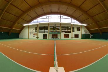 Tennishalle direkt im Hotel